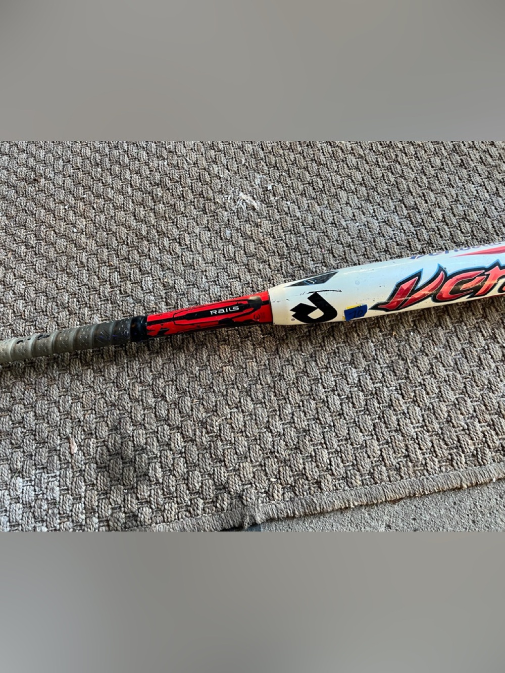 DeMarini Vendetta C6 Softball Bat -12. DeMarini Vendetta C6 Fastpitch Softball B
